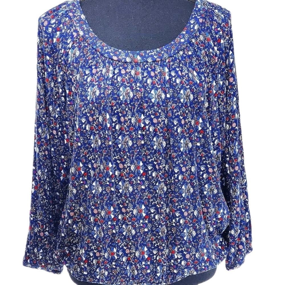 Red White & Blue Flowy Floral Balloon Hem Blouse